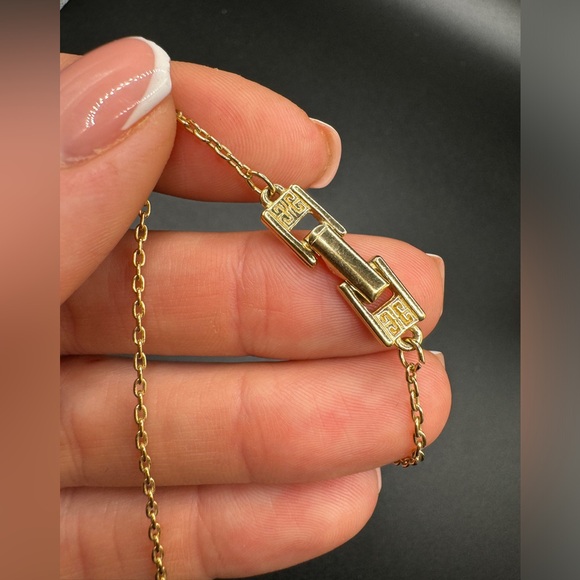 LOT 1408 18K gold plated Givenchy necklace micro size - Picture 5 of 8